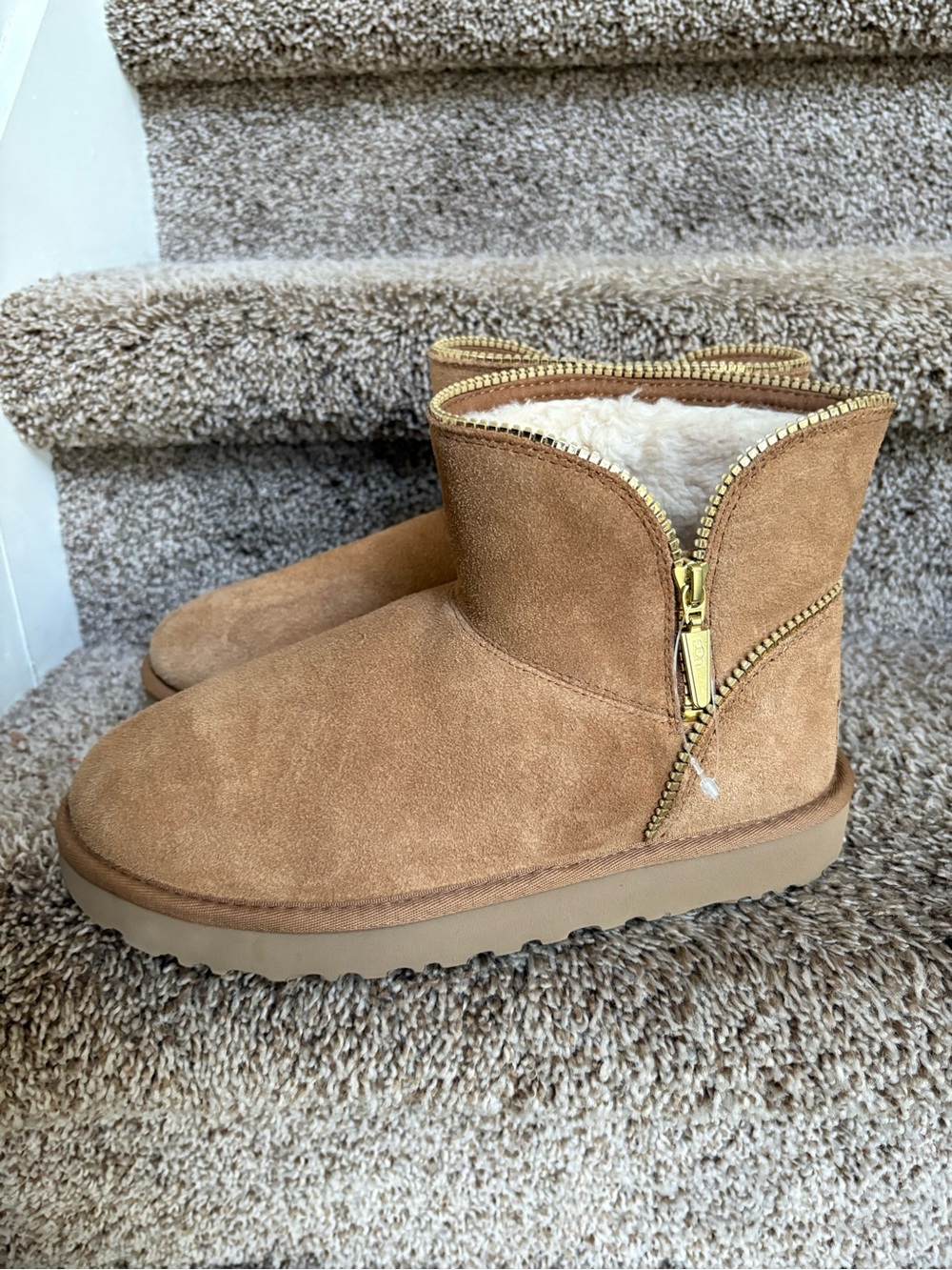 Ugg SN 1110697 Women’s Tan Suede Shearling Zip Ankle Boots